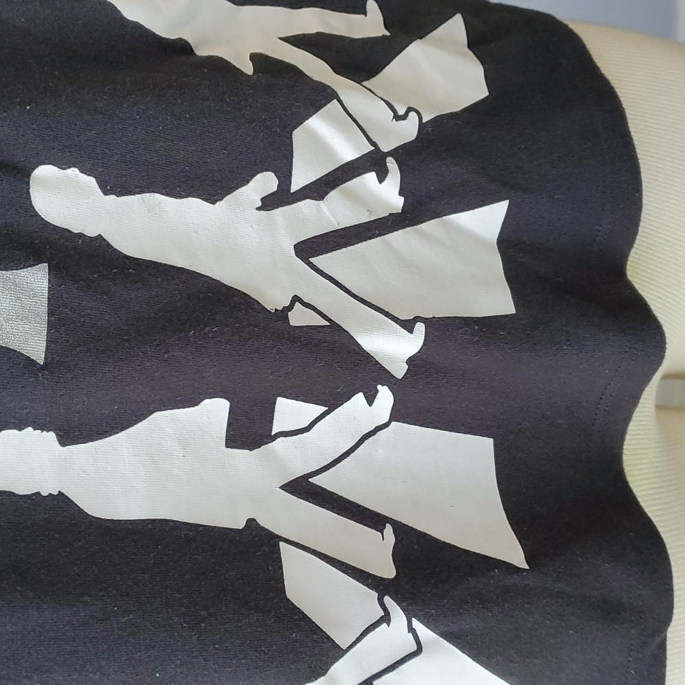 The Beatles black with silver letters long sleeves tee. Size small. Goo… - Picture 3 of 9